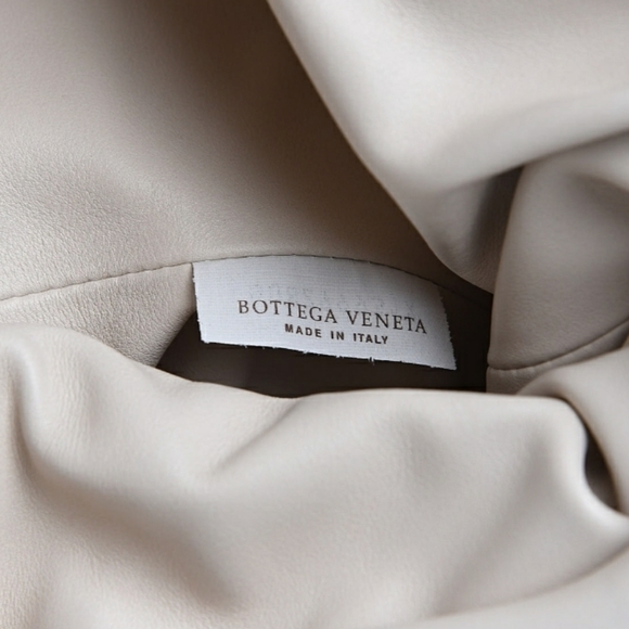 Bottega Veneta The Pouch Oversized Clutch In Mist - Picture 6 of 16